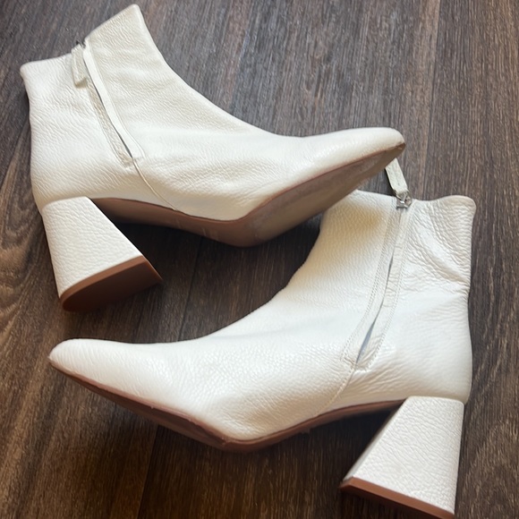 Thursday White Pointed Boots - Picture 6 of 9